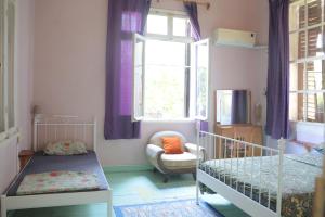 Double Room with Extra Bed room in Lotus Garden Hostel Izmir