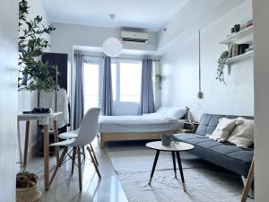 Vibrant Makati Studio