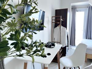 Vibrant Makati Studio