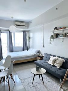 Vibrant Makati Studio