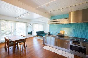 jfハウス - カフェ併設の一棟貸切で楽しむプライベートステイ - サーフポイントまで徒歩5分