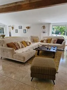 Demeure en pierre avec piscine privée - Reignac