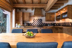 Luxurious Chalet With Breathtaking Mont Blanc Massif Views From Hot Tub and Garden plus Sauna