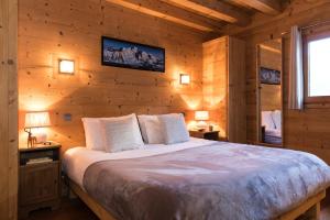 Luxurious Chalet With Breathtaking Mont Blanc Massif Views From Hot Tub and Garden plus Sauna