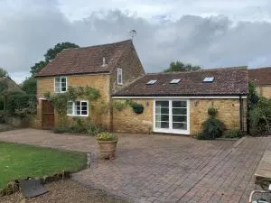 The Cow Shed at Bank Farm - West Coker