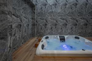 Royal Gold City Suites by Omilos Hotels