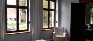 Hübscher Wohnen-Geräumige Ferienwohnung im Gutshaus nahe Saale und Elbe