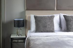 6th Avenue Surin by Win217