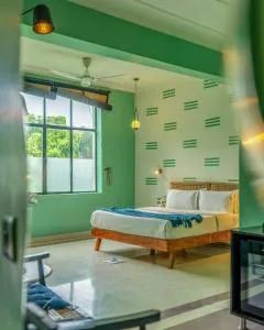 Minimalist One Hauz Khas Village - New Delhi