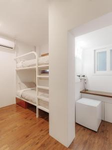 Phòng 2 Giường Đơn Với Phòng Tắm Riêng (Twin Room with Private Bathroom)