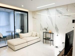 Goodfellow seocho gangnam Seoul arts center