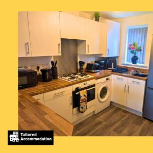 A Swansea Getaway - 3 Bedroom Home with Hot Tub