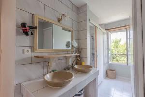 Maisons de vacances Grand gite de caractere 25 personnes piscine : photos des chambres