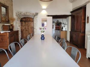 Maisons de vacances Grand gite de caractere 25 personnes piscine : photos des chambres