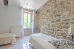Maisons de vacances Grand gite de caractere 25 personnes piscine : photos des chambres