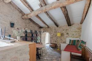 Maisons de vacances Grand gite de caractere 25 personnes piscine : photos des chambres