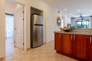 Sunrise 42 - 2 Bedroom Ocean View Condo