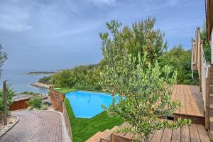 Golden Haven Luxe Glamp Resort