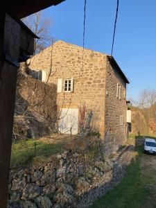 Maisons de vacances Au bord du Doux, moulin isole, rustique : photos des chambres