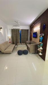 Wanderers inn- beautiful hills view