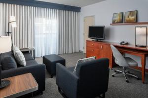 Courtyard by Marriott Dulles Airport HerndonReston
