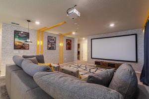 Beautiful Home w Pool SPA Game Room in Resort