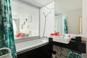 1bdr Apartment with bath in Chic Condo By Capital Pro