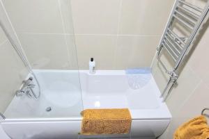 Cosy Central 2 En-suite Bedrooms Apartment