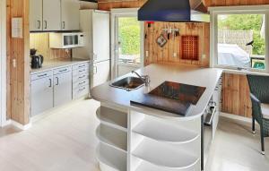 Holiday Home Gyvelvænget Glesborg Ii