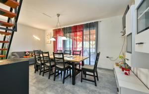 Awesome Home In Vinica Breg With Wifi 