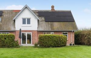 Cozy Apartment In Outrup With Wifi