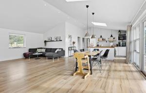 3 Bedroom Nice Home In Vejby