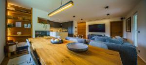 Luxury Mountain Apartment with Private Sauna and Underground Parking