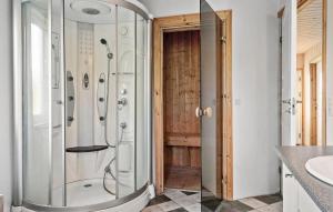 Nice Home In Harboøre With Kitchen