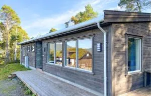 3 Bedroom Beautiful Home In Torvikbukt - Vevang