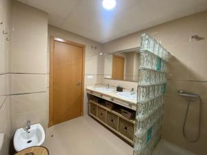 Apartamento en complejo residencial con piscina