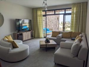 2BR Somabay Twin Villa in Mesca Near Beach & Pools