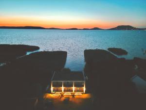 BALATON A KERTBEN - BALATON IN THE GARDEN - Beachfront houses with beautiful view, private beach