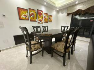 2 En-suite Rooms, Central & Spacious
