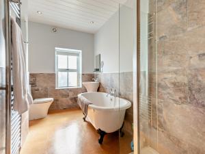 4 Bed in Wigton 95640