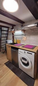 ÉCHAPPÉE Parisienne