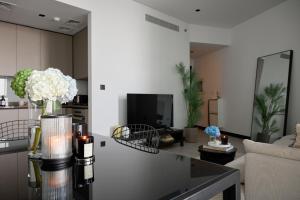 Luxury 1Br apartment, Canal view