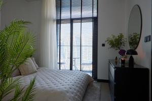 Luxury 1Br apartment, Canal view