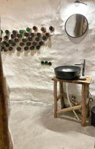 Jankis Commune - An Earthen Stay Amidst Old Manali