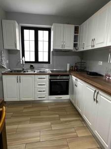 Spacious Villa Apartment in a Trendy Neighborhood