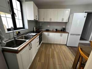 Spacious Villa Apartment in a Trendy Neighborhood