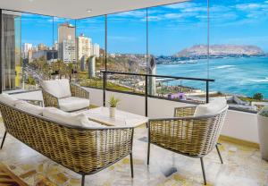 OceanFront Larcomar Apartments