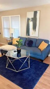 Houston Heights with Basketball Arcade, Vending Machine - 亨博尔