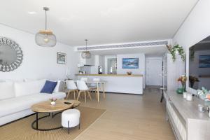 Stunning Seaside Apartment in Carvajal Beach