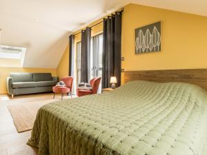 Maisons de vacances Longere moderne avec spa, billard, babyfoot, salle de sport, hammam, et Wi-Fi - FR-1-306-1288 : photos des chambres